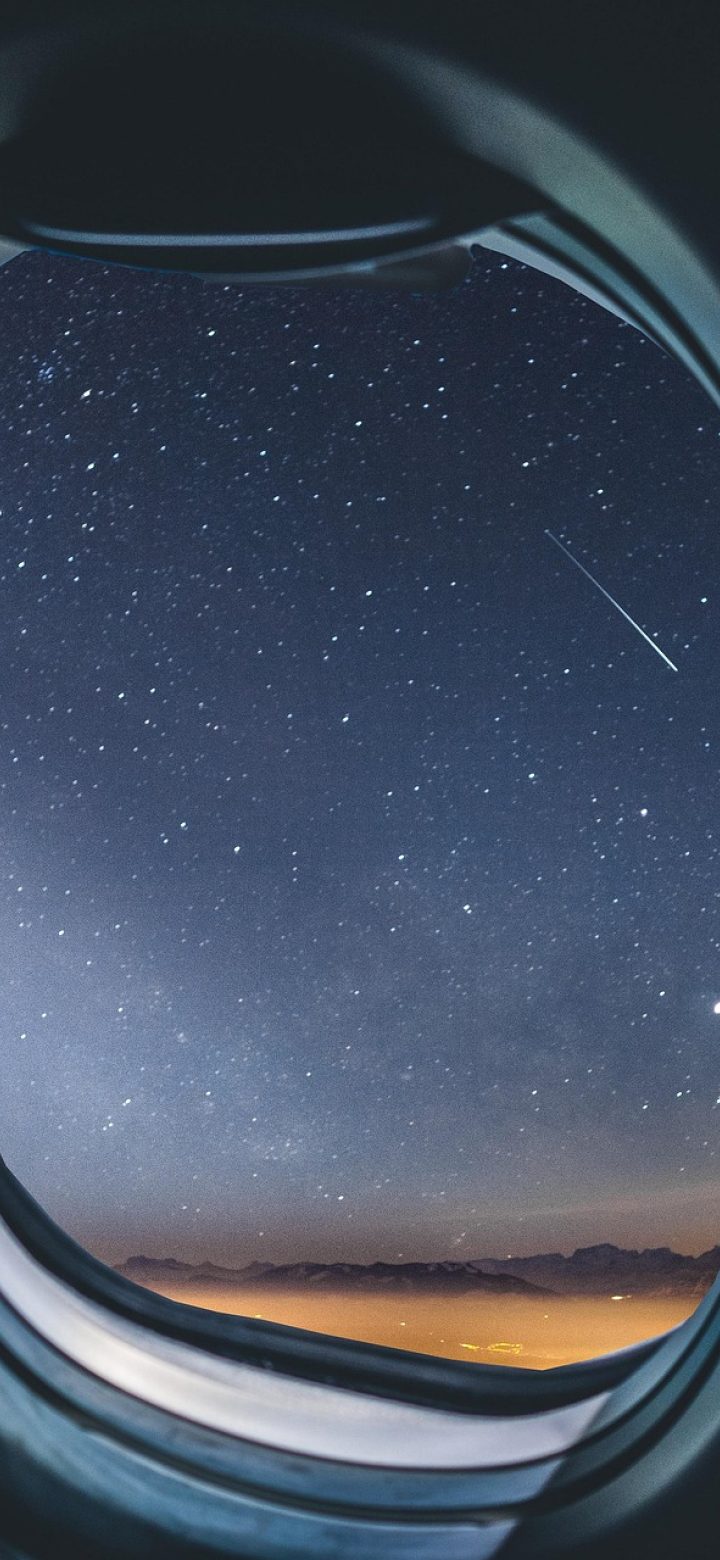 星空传媒 App 待办清单界面截图，任务按镜号排序显示，每行带优先级色块与截止时间，已完成项以浅色划线样式呈现